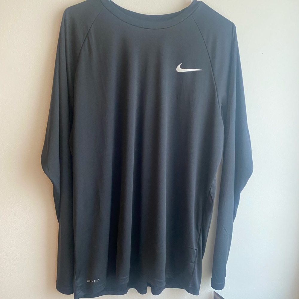 *NWT NIKE DriFit Top
